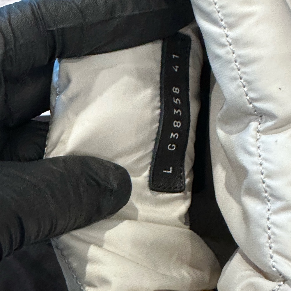 Chanel winter boots - Picture 9 of 11
